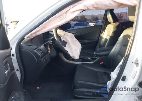 2017 Honda Accord Sport z USA, uszkodzony, nr VIN 1HGCR2F53HA049847